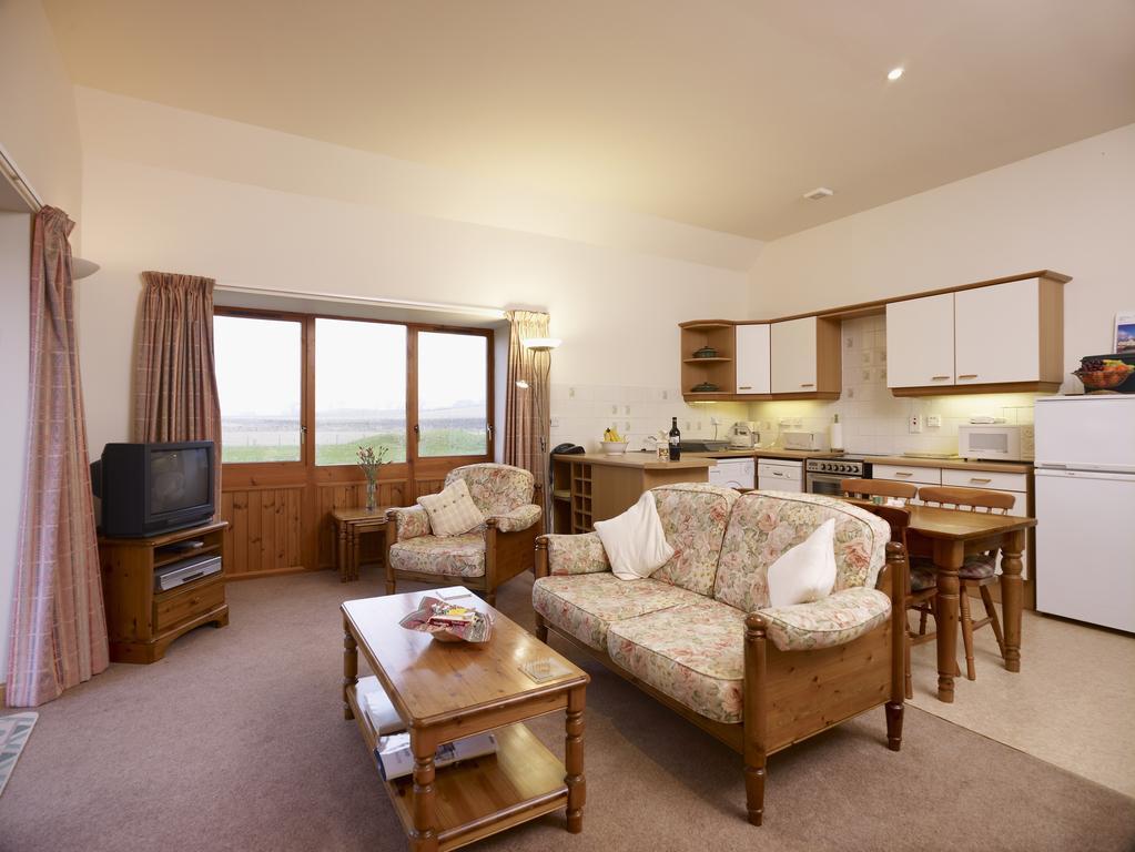 Carden Holiday Cottages - Elgin Crook of Alves Room photo